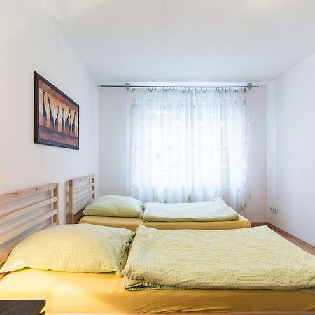 Ferienwohnung นอยส์ ภายนอก รูปภาพ